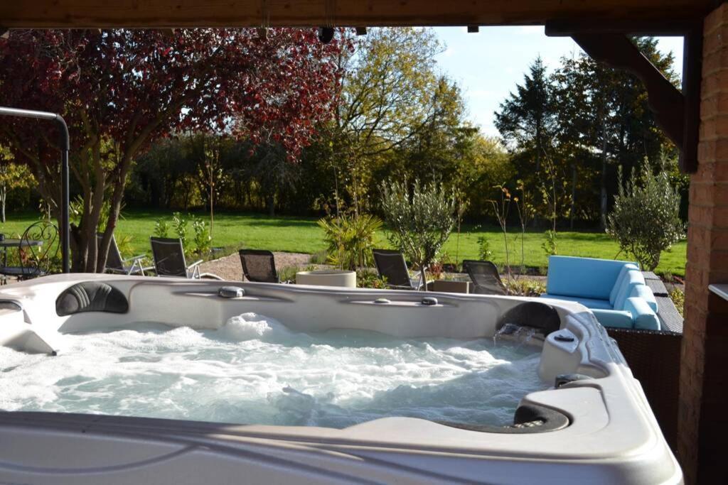 Treetops Cottages & Spa Grimsby Exteriér fotografie